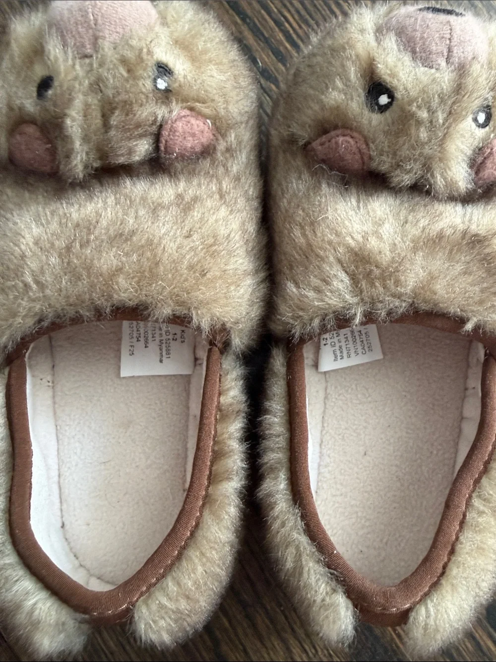 LL Bean Kids Animal Slippers, suede, like new, size 1-2 (Nut Brown Bear)